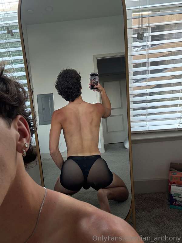 i’m feeling risky… wanna join? 😏🔥