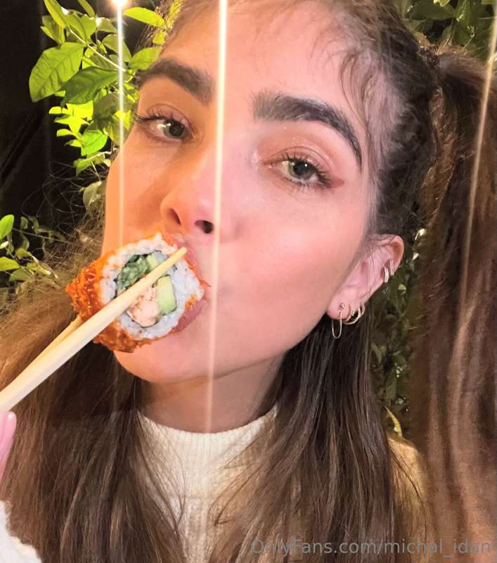 YUM🍣👅💦