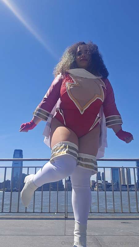 Today I was Mary Marvel ✨️ Glad to do a full cosplay shoot i..