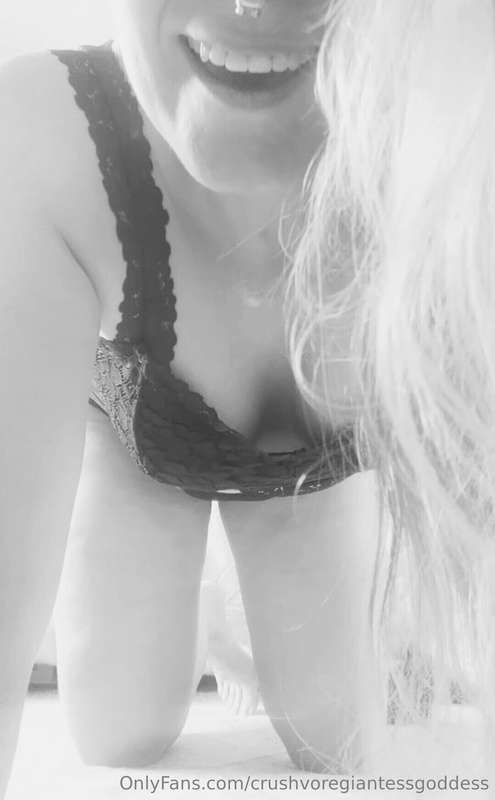 crushvoregiantessgoddess