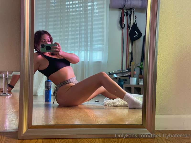 thekittybateman image #0