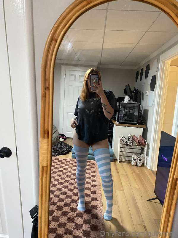 winter is coming….. more big socks and no pants 