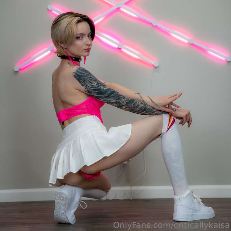 criticallykaisa image #3