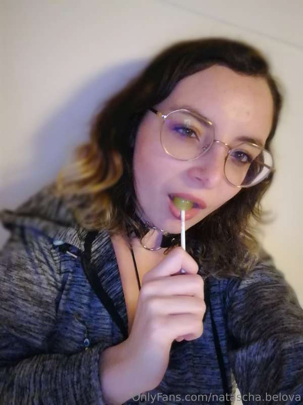 Stell dir vor es wäre nicht der Lolli sondern ... 🥵  Liebe G..