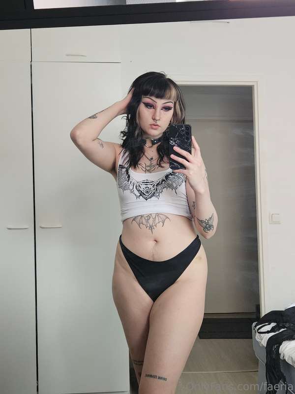 My body is so beautiful and it deserves to be worshipped by ..