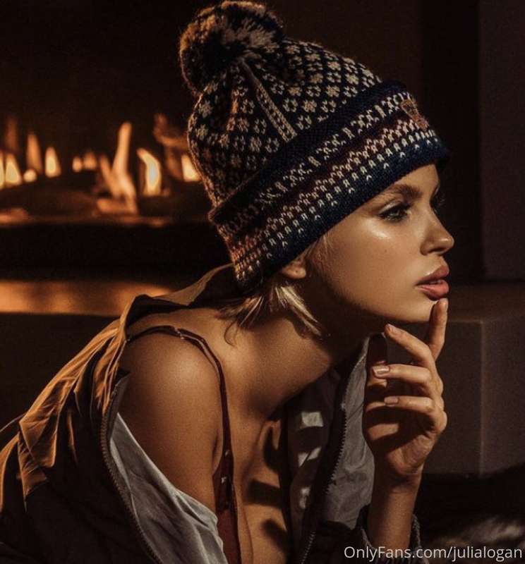 Feeling cozy by the fire.  Want me to warm you up?  DM me fo..