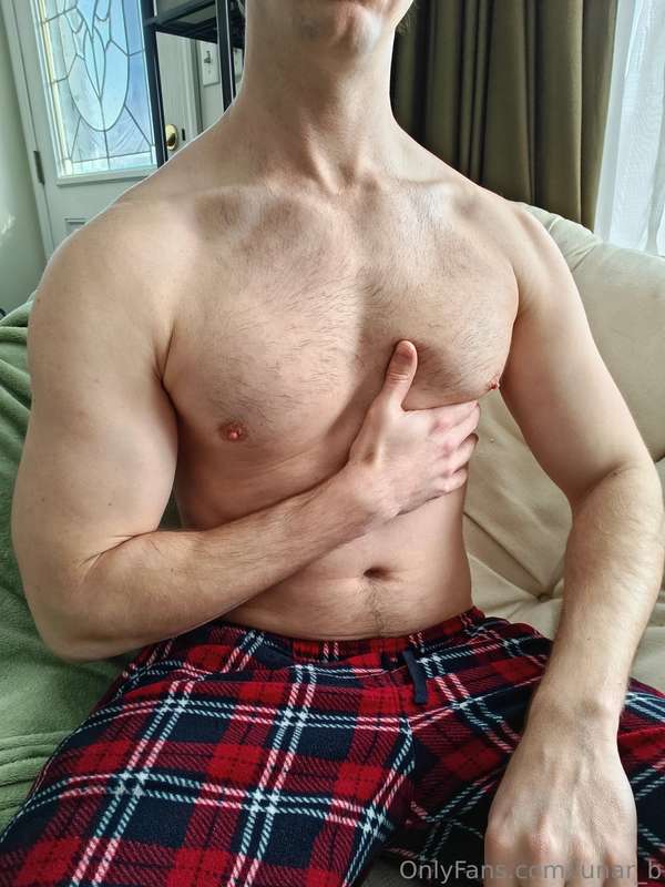 Ok is titty tuesday a thing? 🤔 Or can we make it a thing cuz..
