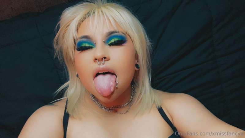 New pics coming out tomorrow 👅💦