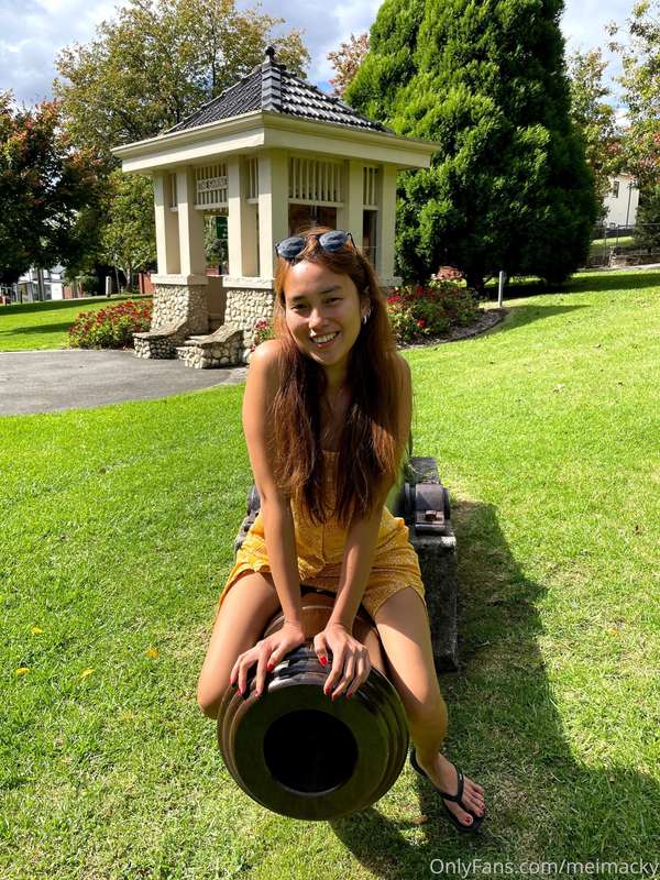 Having fun at the public park!
(Unlock for 26 photos includi..