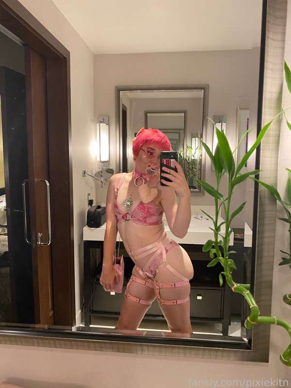 pixiekitn image #4