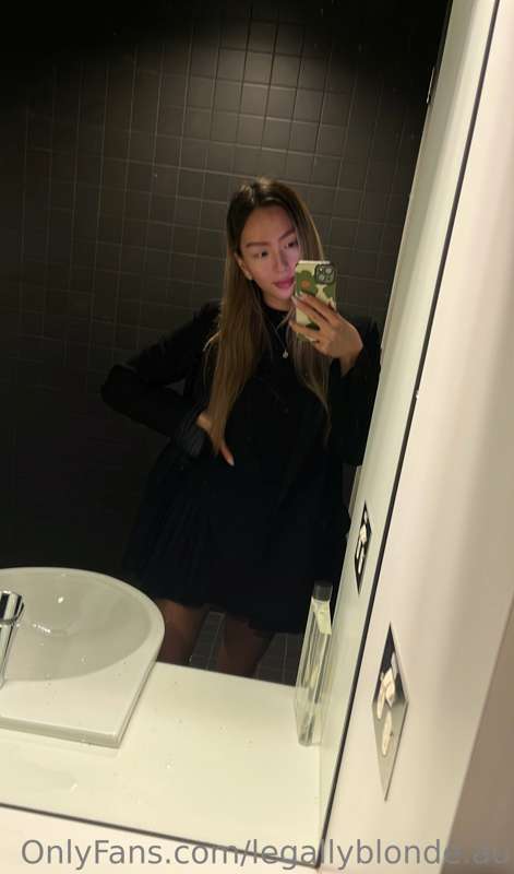 Feeling skirts lately… you know what that means 😜