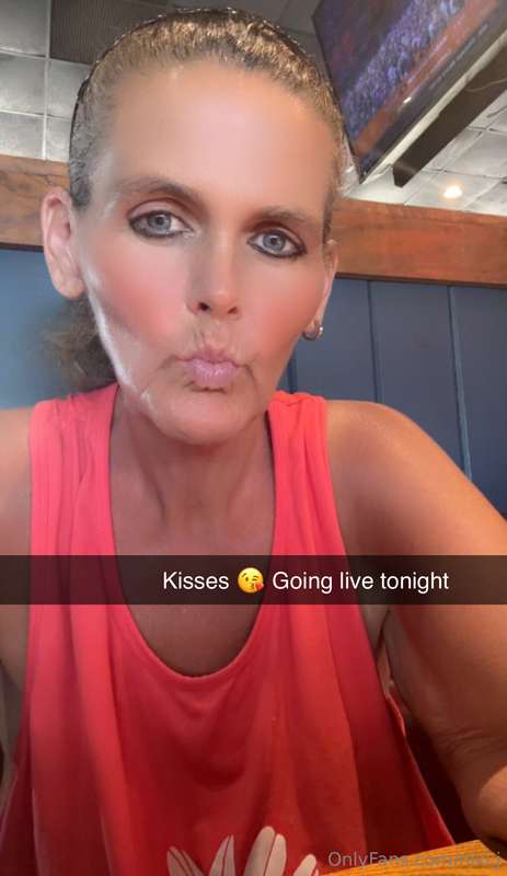 Going live tonight 😘😘😘😘😘