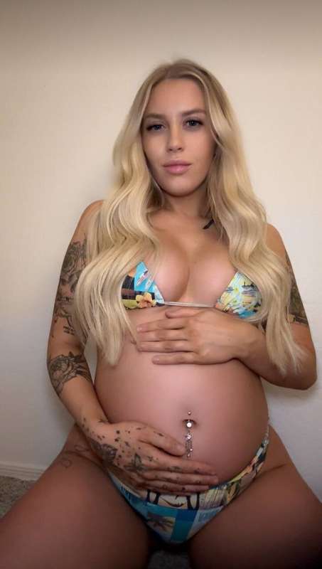 Breedable @tatumsloan got pregnant & still can’t stop being ..