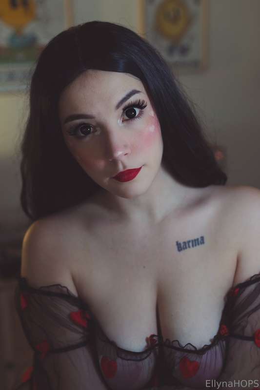 ellyna1
