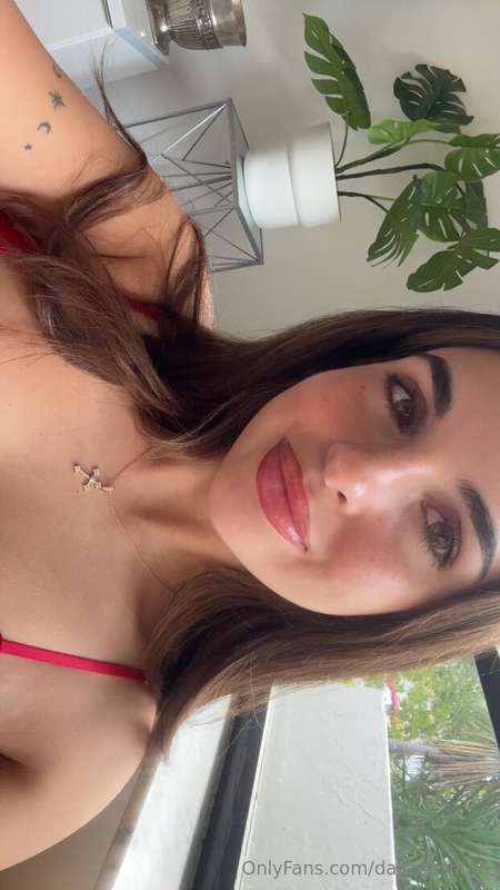 show your little girlfriend some sugar 😘