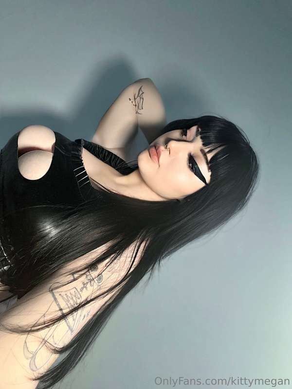 >.<