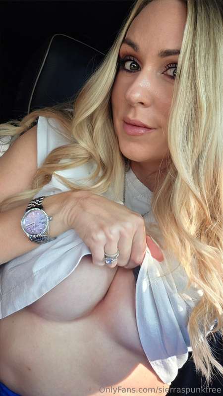 Heading out to fuck my friends! I'll be sharing all the BTS ..