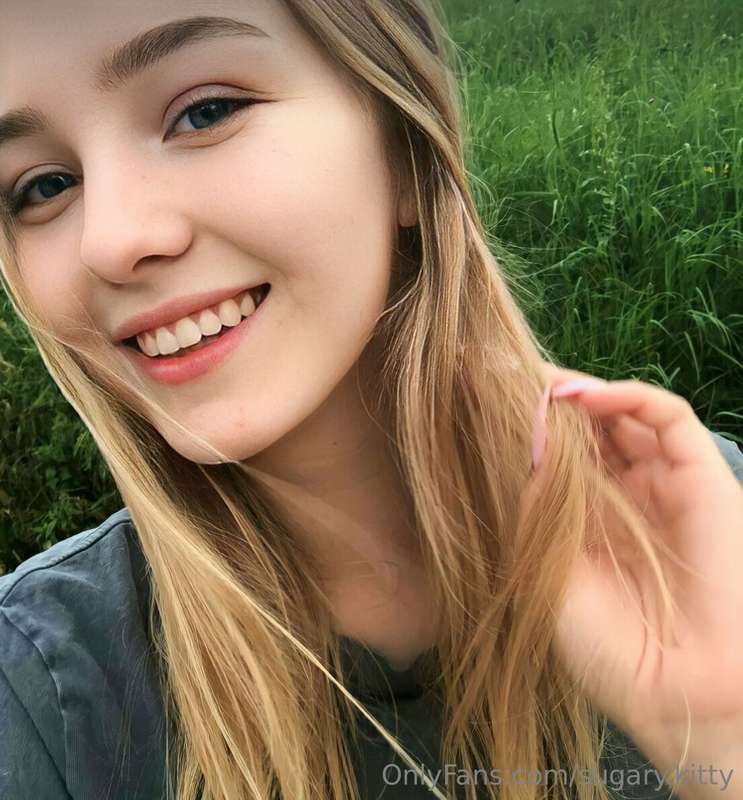 ##⚡️*FREE SUBSCRIPTION* @arniluck⚡️
This girl @arniluck a re..