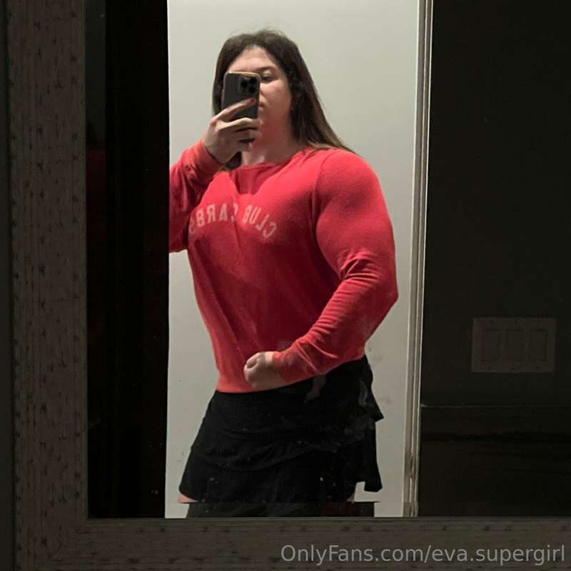 Grainy bathroom pic but hear me out. One of the coolest thin..