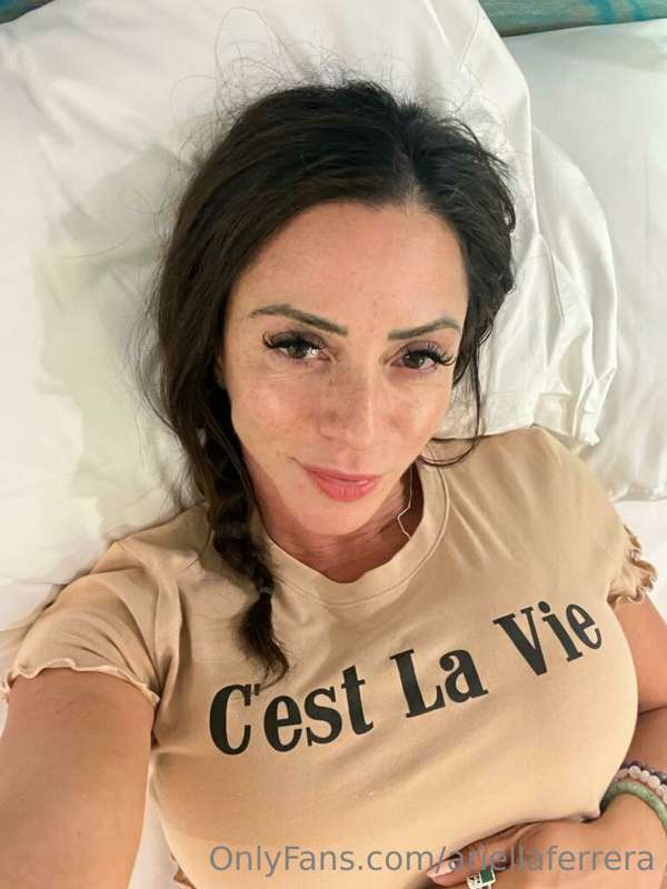 Foto 253 de Ariella Ferrera en Tocromo