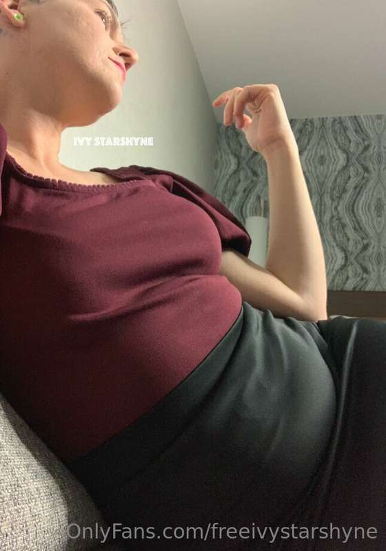 This bitch is professional, and she shows off that fabulous ..