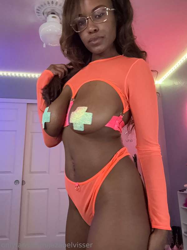 I will be live tonight for Thursdays show at 6:30pm pst! Joi..