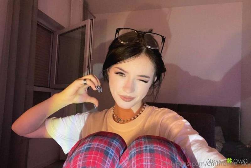 BEAUTY @emmeline_sky TOTALLY FREE NOW.. you won't find a hor..
