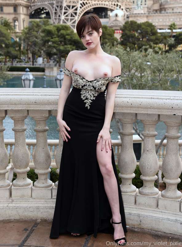 Meeting in Vegas can be so sexy...