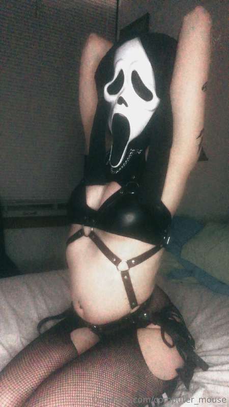 ⛓️ !!!Prop Knife!!! A fun lil Ghostface cosplay <3 This one ..