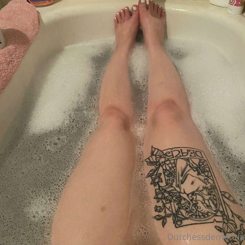 I’m relaxing in the bath and online shopping, and I need som..