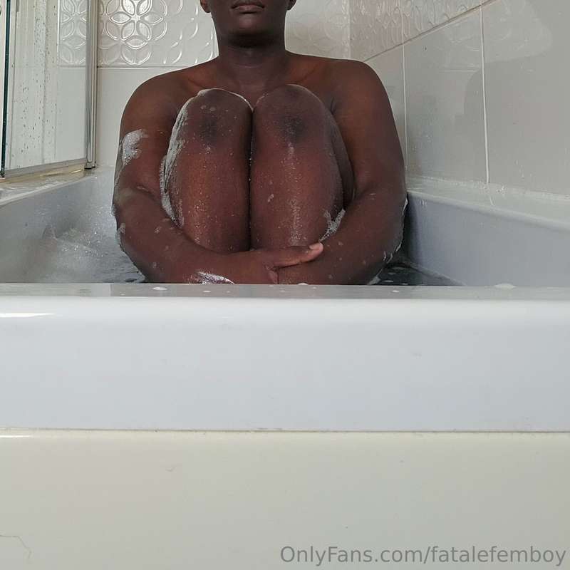 🛁👣🍑