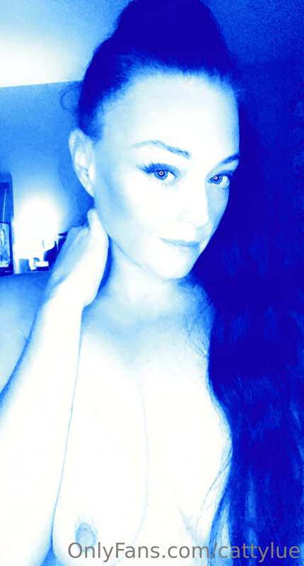 Goodnight my loves 🌙 Make sure you say it back 💋 This girl c..