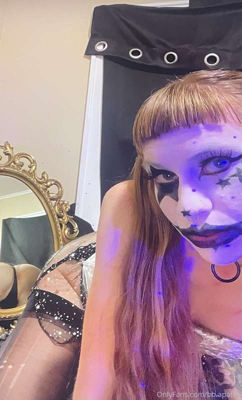 just clowin’ around 🤡

//from the other night on live - gonn..
