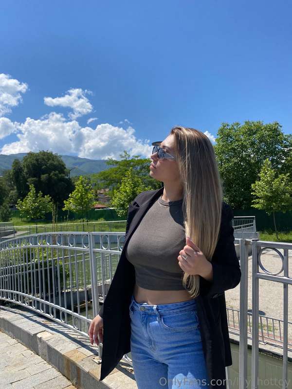 Great weather today, I love the warmth.