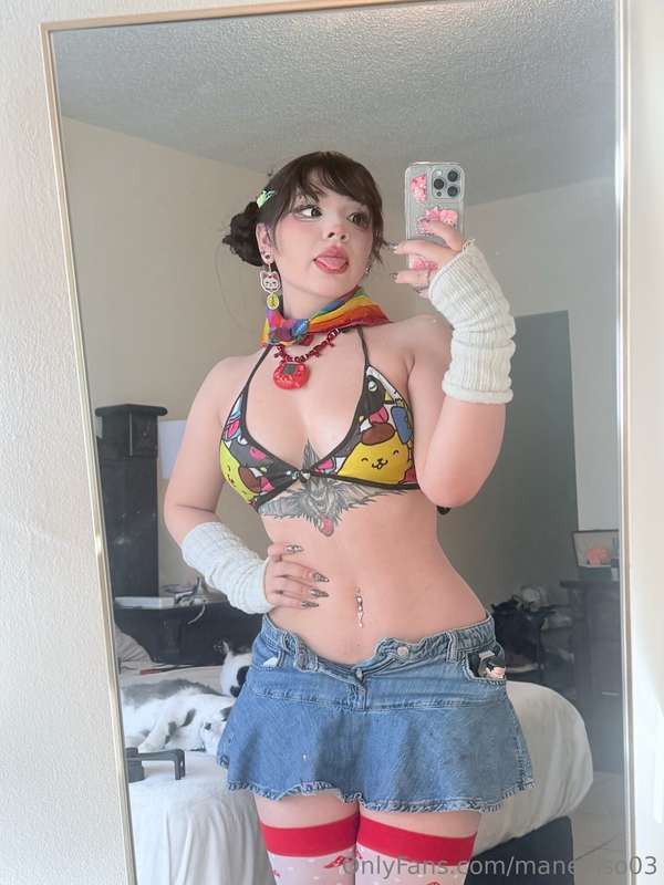 Mirror mirror… Wanna see what I do next? 💋