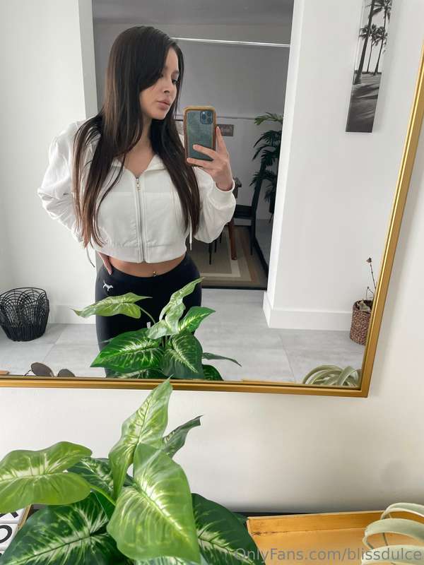 I never know what to write for my captions, I’m going to jus..