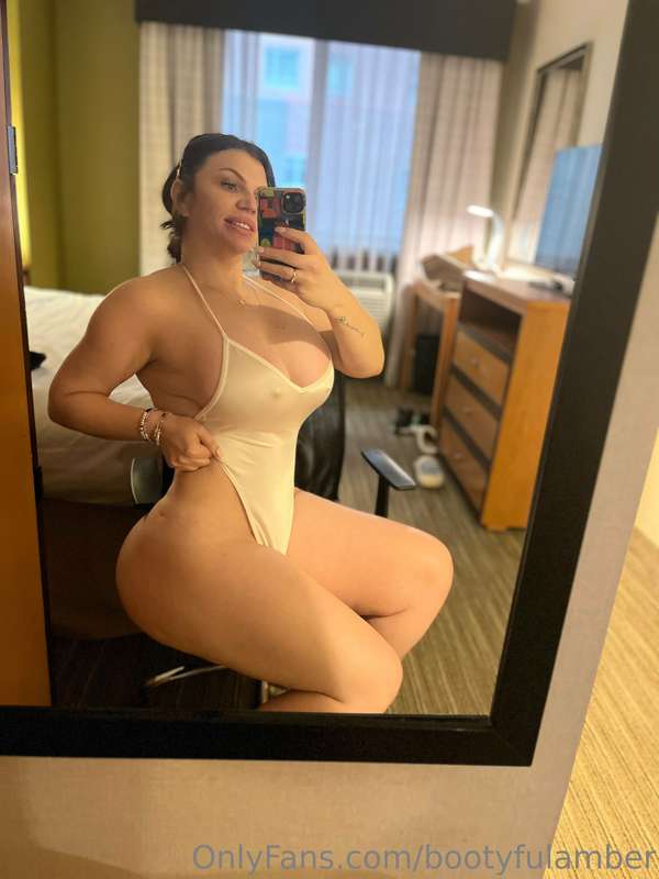 Bootyfulamber