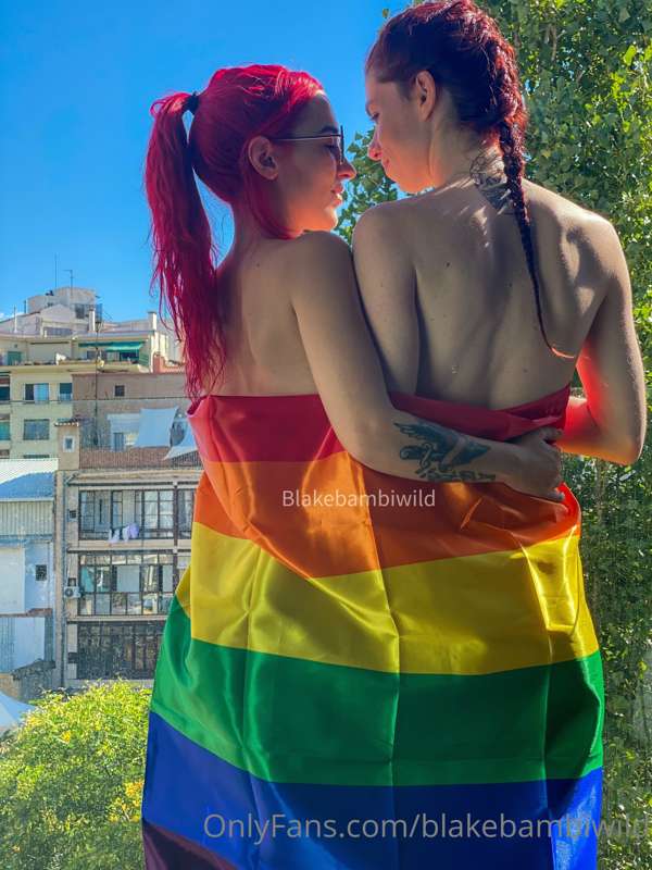Muy caliente 🔥 😘 We’re off to explore another city in Spain ..