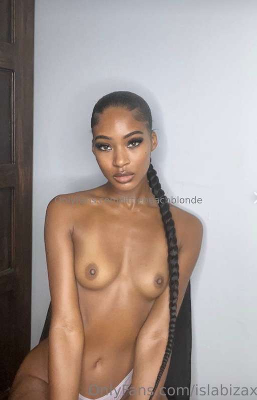 🚨 CLICK @ BELOW🚨@islabizaxxx has the pinkest ebony pussy on ..