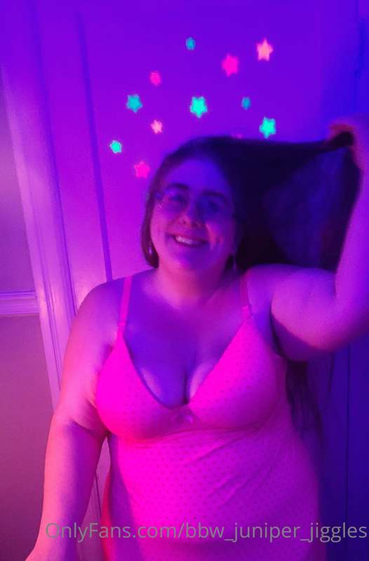 Hey Lovers!! Happy Valentines 💜💜💜💜 Here are some 🔥🔥🔥 Picture..