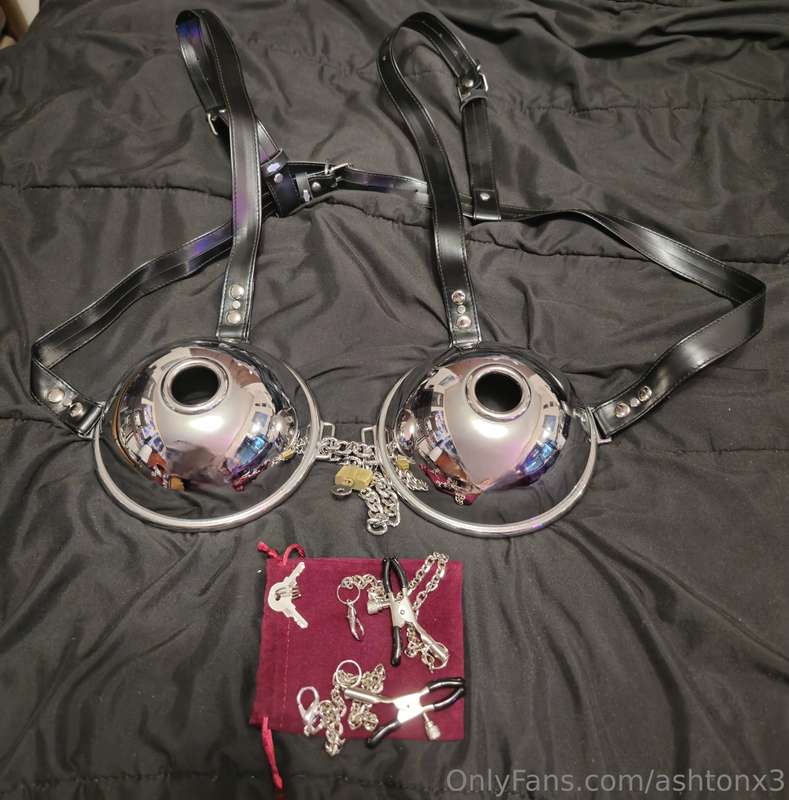 My new Chastity bra with nipple clamps and holes to tease 😈😏