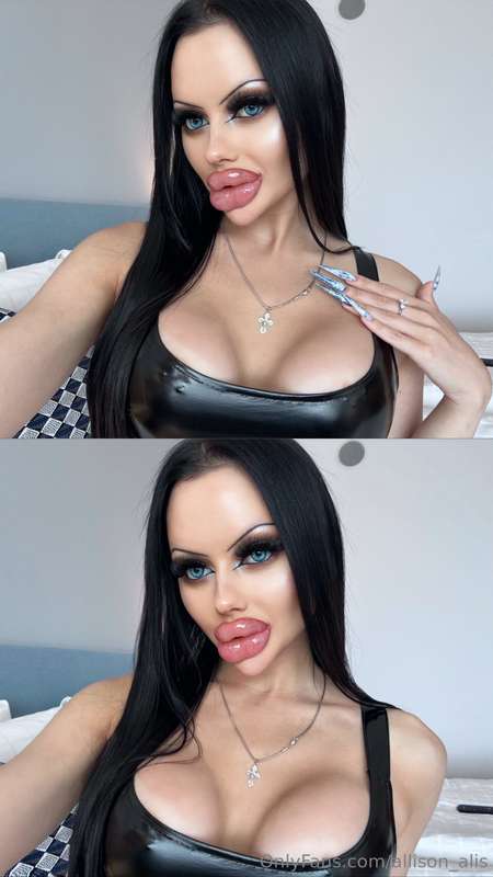 Busy being every man’s fantasy at once 💋👄