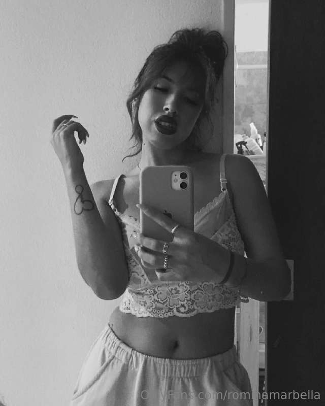 Hola! Aquí Frambu, una Libriana de 27 cherrys. Crio un michi..