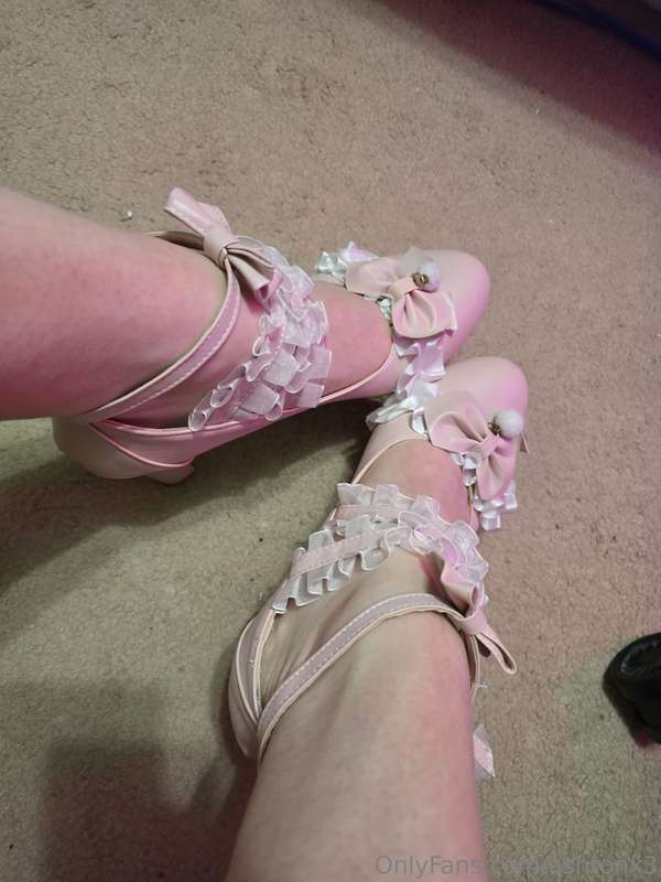 Do you like my heels 👠