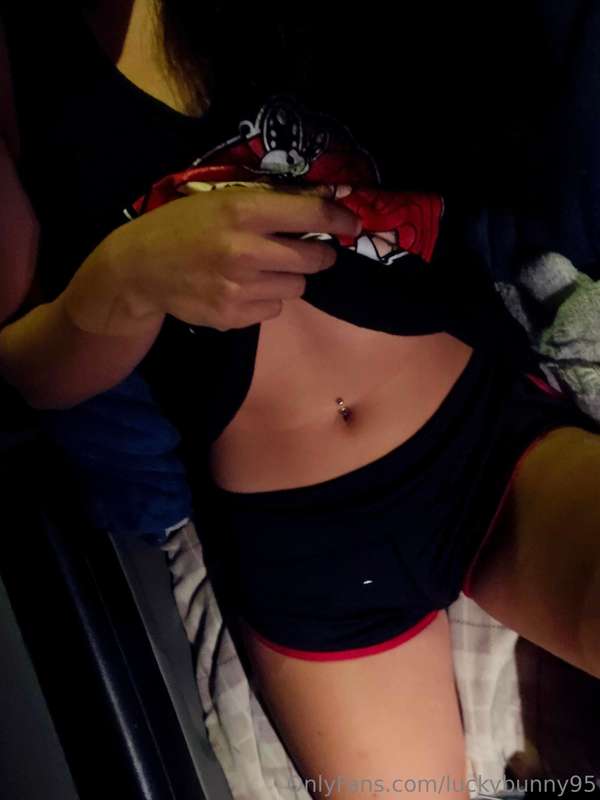 Good morning 🎮 lets play a game for thirsty thursday 🤪The pi..