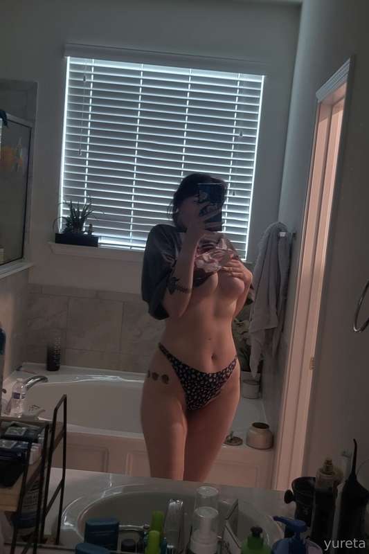Sunday.. (lazy) sunday... how you feeling boo? (I plan to re..