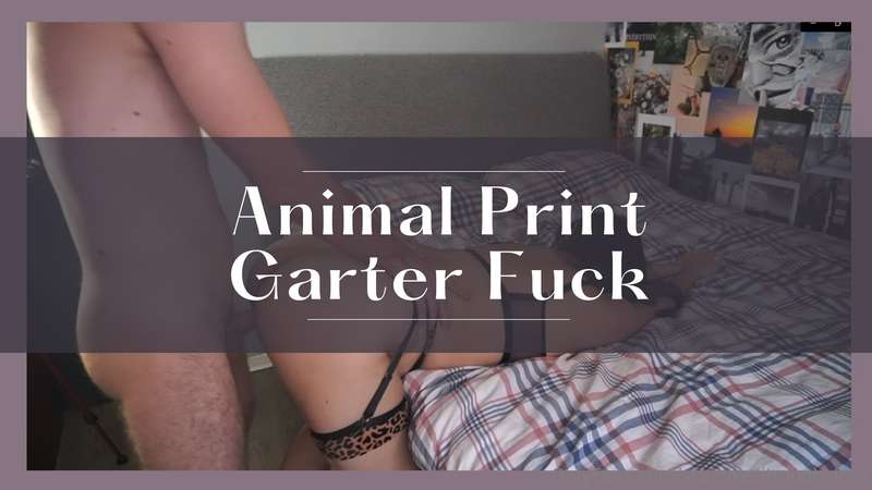 Animal Print Garter FuckWho doesn't love some animal print? ..