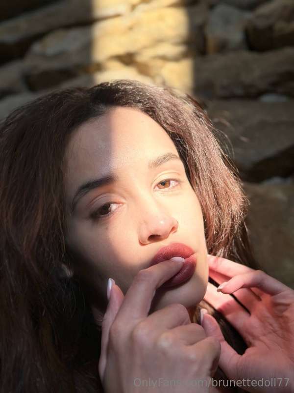 brunettedoll77
