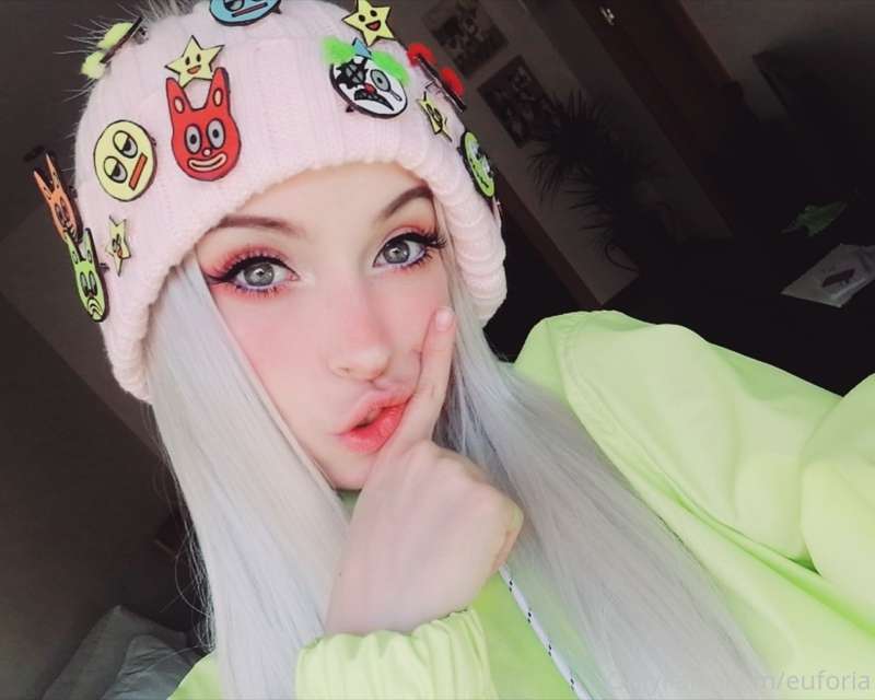 I'm cosplaying Gillian from The Promised Neverland