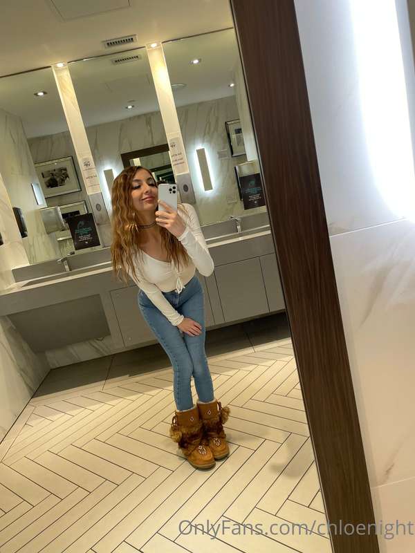chloenight image #8
